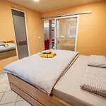 Apartment Elegant And Stylish Retreat With Terrace - Two Bedroom With Terrace