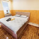 Elegant And Stylish Retreat With Terrace - Two Bedroom With Terrace Apartment *