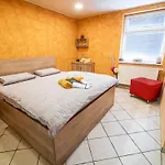 Apartment Elegant And Stylish Retreat With Terrace - Two Bedroom With Terrace