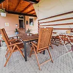 Apartma Elegant And Stylish Retreat With Terrace - Two Bedroom With Terrace *