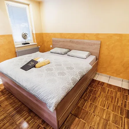 Elegant And Stylish Retreat With Terrace - Two Bedroom With Terrace Апартаменты *