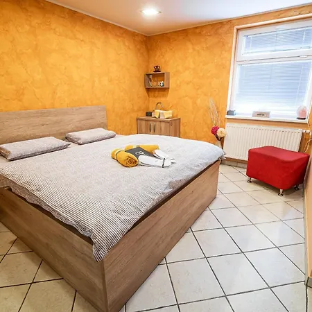 Apartment Elegant And Stylish Retreat With Terrace - Two Bedroom With Terrace