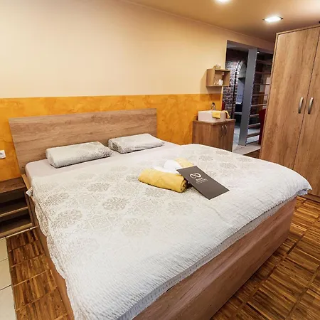 Elegant And Stylish Retreat With Terrace - Two Bedroom With Terrace Brezice