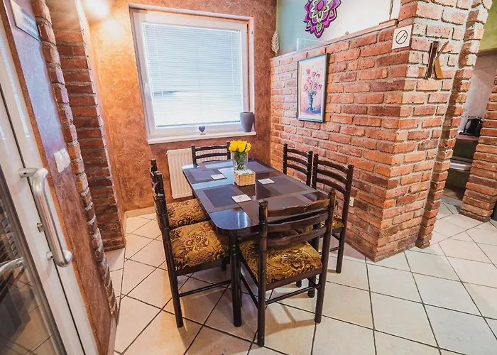 Apartment Elegant And Stylish Retreat With Terrace - Two Bedroom With Terrace