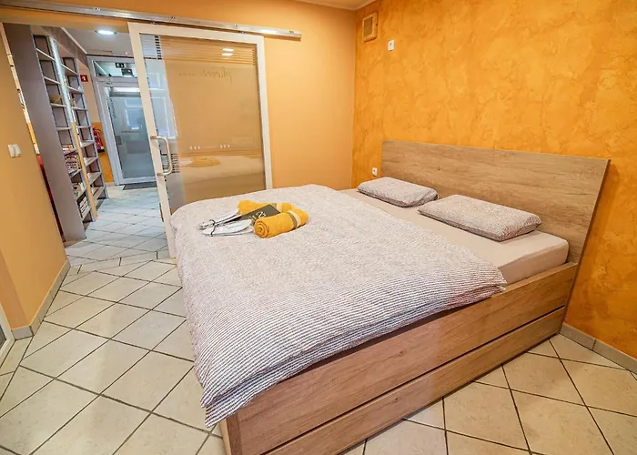 Elegant And Stylish Retreat With Terrace - Two Bedroom With Terrace Апартаменты *