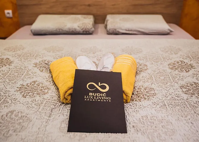 Elegant And Stylish Retreat With Terrace - Two Bedroom With Terrace Lägenhet Brežice