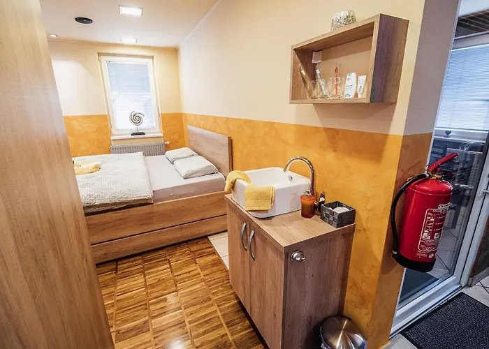 Апартаменты Elegant And Stylish Retreat With Terrace - Two Bedroom With Terrace