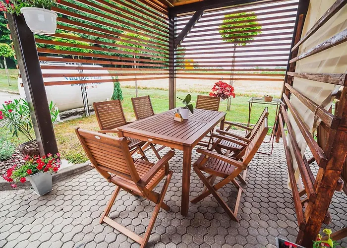 Lägenhet Elegant And Stylish Retreat With Terrace - Two Bedroom With Terrace